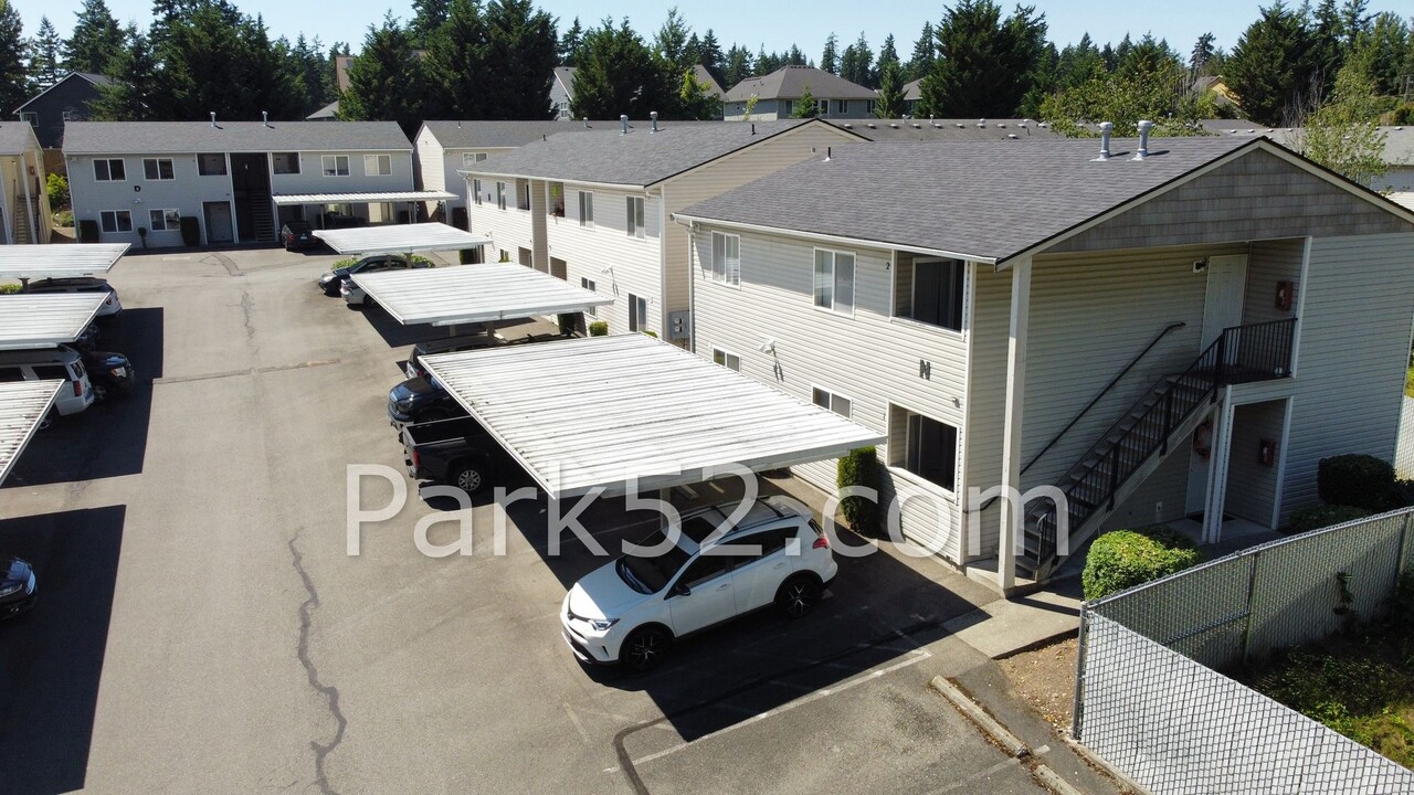 8403 Locust Ave E in Bonney Lake, WA - Building Photo