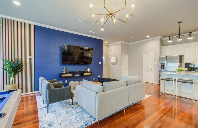 543 T C Jester Blvd in Houston, TX - Building Photo - Building Photo