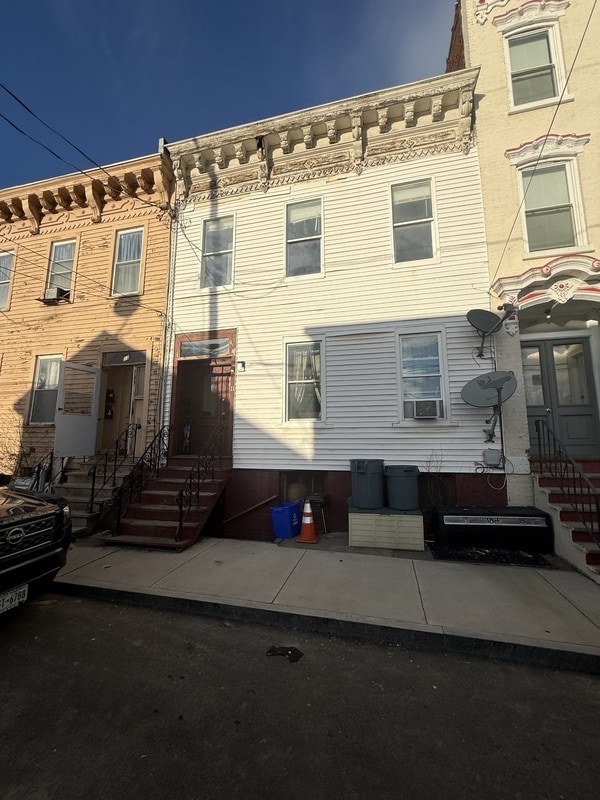 property at 11 Osborne St