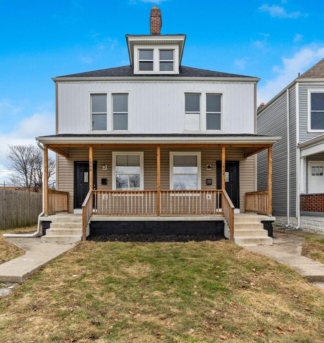 property at 466 N Garfield Ave