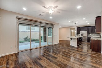 3036 Pavilio Dr in Henderson, NV - Building Photo - Building Photo