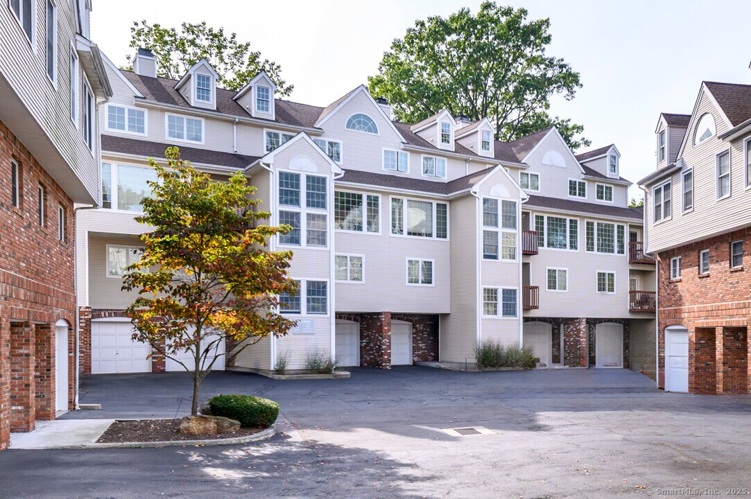150 Prospect St in Greenwich, CT - Building Photo