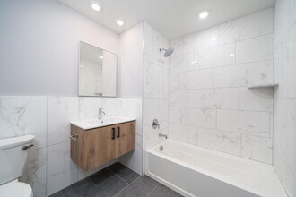 53 High St in Jersey City, NJ - Building Photo - Building Photo