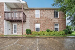 The Reserve at Royster in Clarksville, TN - Building Photo