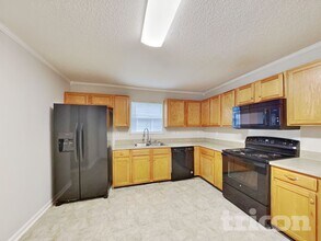 7650 Ginder Ct in Jacksonville, FL - Foto de edificio - Building Photo