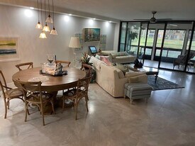 11230 Green Lake Dr in Boynton Beach, FL - Building Photo