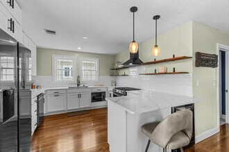 47 Oldfields Rd in Boston, MA - Building Photo - Building Photo