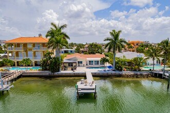 11240 7th St E in Treasure Island, FL - Building Photo - Building Photo