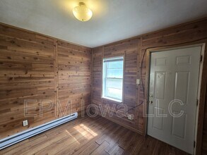 2836 Independence Ave in Waterloo, IA - Building Photo - Building Photo
