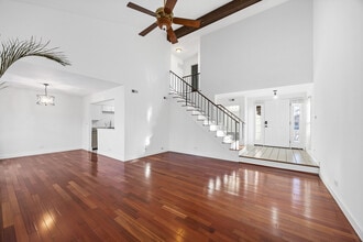 120 White Birch Ln in Westmont, IL - Building Photo - Building Photo