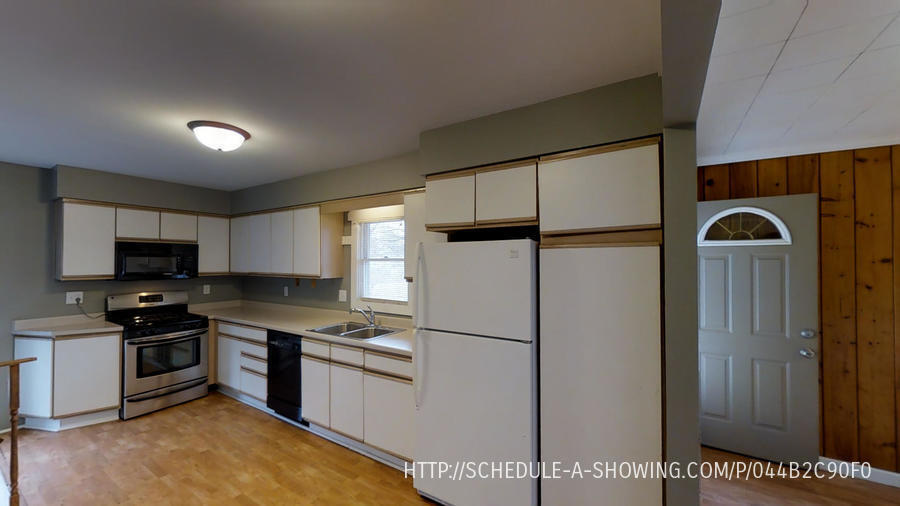 1447 Birch Ave in Marquette, MI - Building Photo