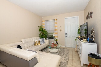 9949 E Villa Cir in Vero Beach, FL - Building Photo - Building Photo