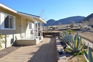 7909 Hillview Rd in Joshua Tree, CA - Building Photo