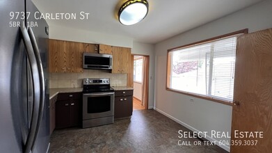 9737 Carleton St in Chilliwack, BC - Building Photo - Building Photo