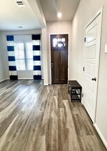 5005 Drovers Path in Saint Hedwig, TX - Building Photo - Building Photo