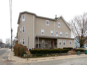 14 Holman St in Attleboro, MA - Building Photo - Building Photo