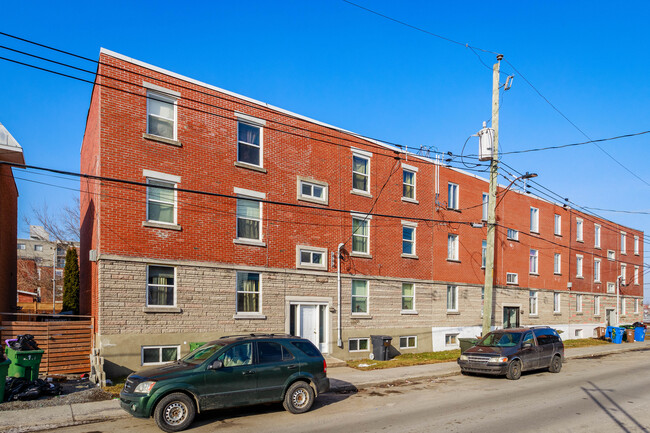 385 Huitième Av in Montréal, QC - Building Photo - Building Photo