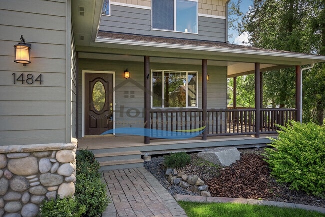 1484 E Westdale Dr in Hayden, ID - Building Photo - Building Photo