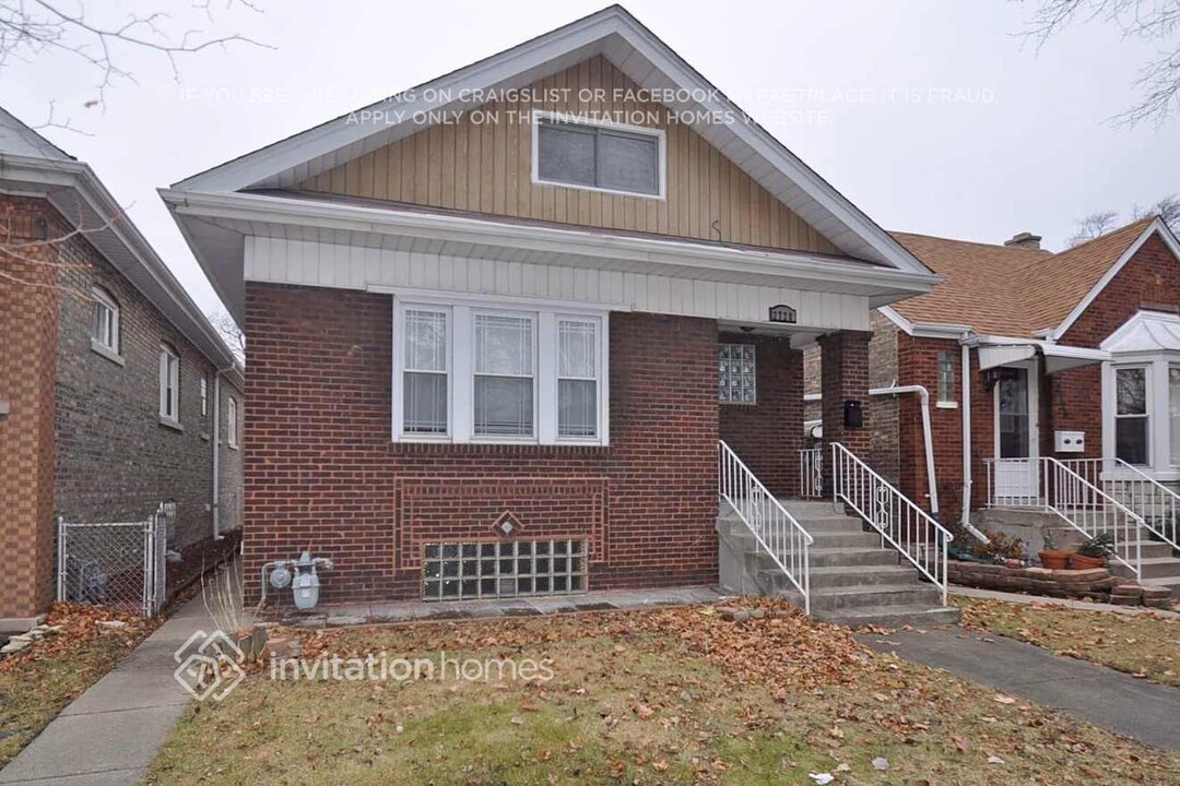 2728 Wesley Ave in Berwyn, IL - Building Photo