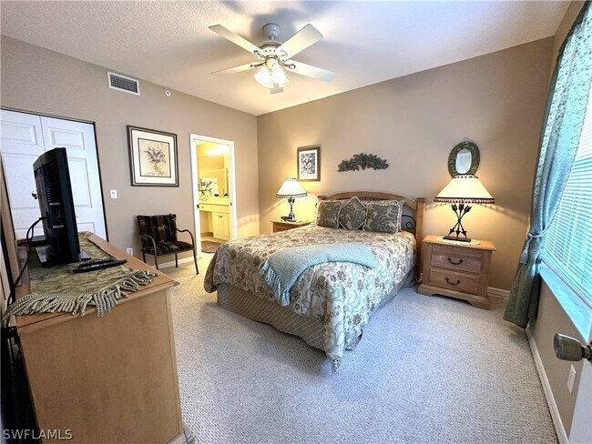 property at 6670 Huntington Lakes Cir
