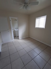 13453 1/4 Filmore St, Unit 13457 1/2 in Los Angeles, CA - Building Photo - Building Photo