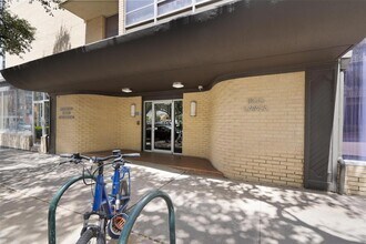 1800 Lavaca St, Unit 108 in Austin, TX - Building Photo - Building Photo