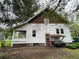 6611 PA-191 in Cresco, PA - Foto de edificio - Building Photo