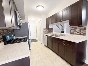 223 Butternut Ln in Streamwood, IL - Building Photo - Building Photo