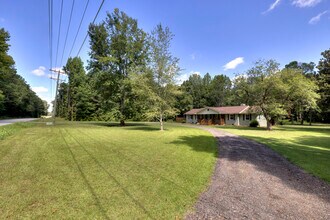 3435 McCrays Mill Rd in Sumter, SC - Building Photo - Building Photo