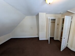 90 Fairview Ave, Unit 3A in Naugatuck, CT - Building Photo - Building Photo