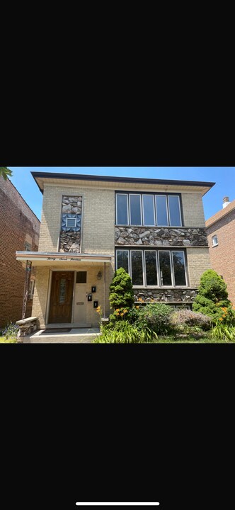 2714 N Mason Ave, Unit 1 in Chicago, IL - Building Photo