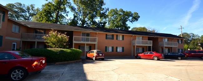 Forest Court Apartments in Columbus, GA - Building Photo - Building Photo