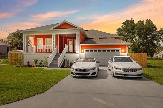 8605 Inwood Dr in Hudson, FL - Foto de edificio - Building Photo
