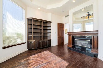 27 Grand Miramar Dr in Henderson, NV - Building Photo - Building Photo