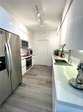 350 SE 2nd St, Unit # 680 in Fort Lauderdale, FL - Building Photo - Building Photo