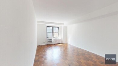 157e E 57th St in New York, NY - Building Photo - Building Photo
