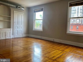2021 Spring Garden St in Philadelphia, PA - Building Photo - Building Photo