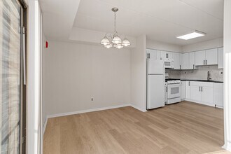 Imperial Manor III Apartments in Philadelphia, PA - Foto de edificio - Building Photo