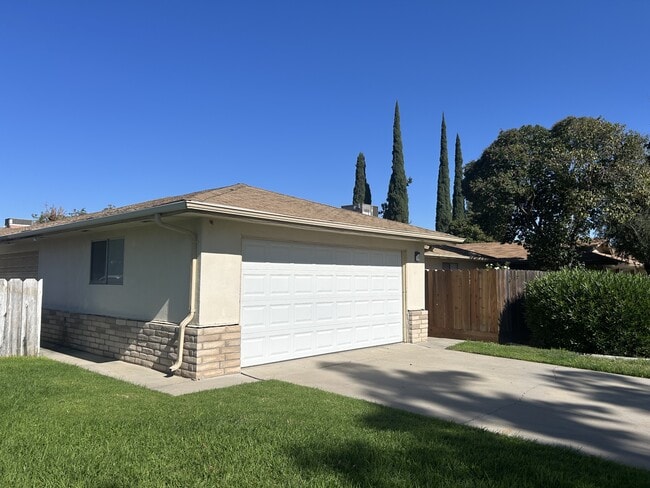 3000 Keller St in Modesto, CA - Building Photo - Building Photo