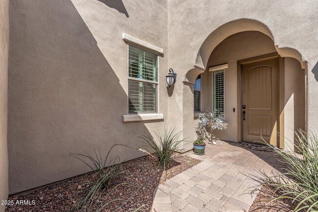 property at 20646 W Delaney Dr
