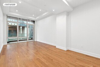 21-59-59 44th Dr in Queens, NY - Building Photo - Building Photo