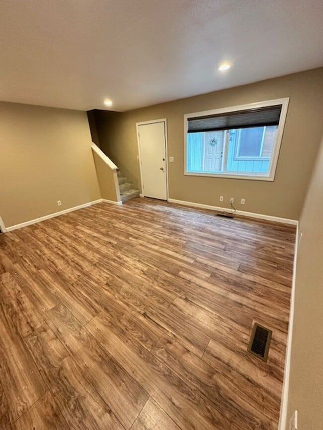 3625 Larch Ave in South Lake Tahoe, CA - Building Photo - Building Photo