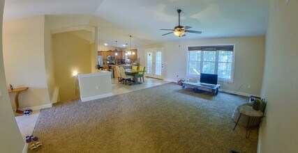 1048 Highland Ridge Dr in Manhattan, KS - Building Photo - Building Photo