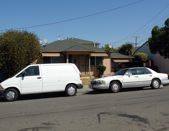 2373-2377 Wendell Ave in Richmond, CA - Foto de edificio - Building Photo