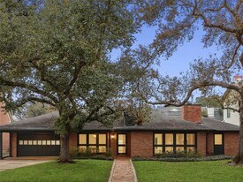 4040 Overbrook Ln in Houston, TX - Building Photo