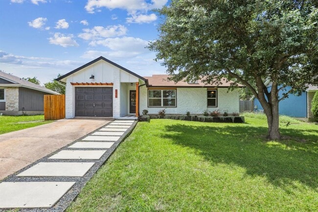 3215 Plantation Rd in Austin, TX - Building Photo - Building Photo