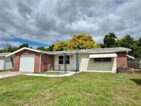 7235 Potomac Dr in Port Richey, FL - Building Photo
