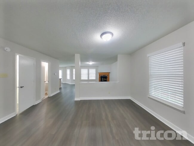 350 Sunburst Ln in Greenwood, IN - Building Photo - Building Photo