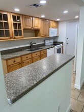 18061 Biscayne Blvd in Aventura, FL - Building Photo - Building Photo