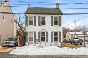 100 E 8th St, Unit 1 in Frederick, MD - Building Photo